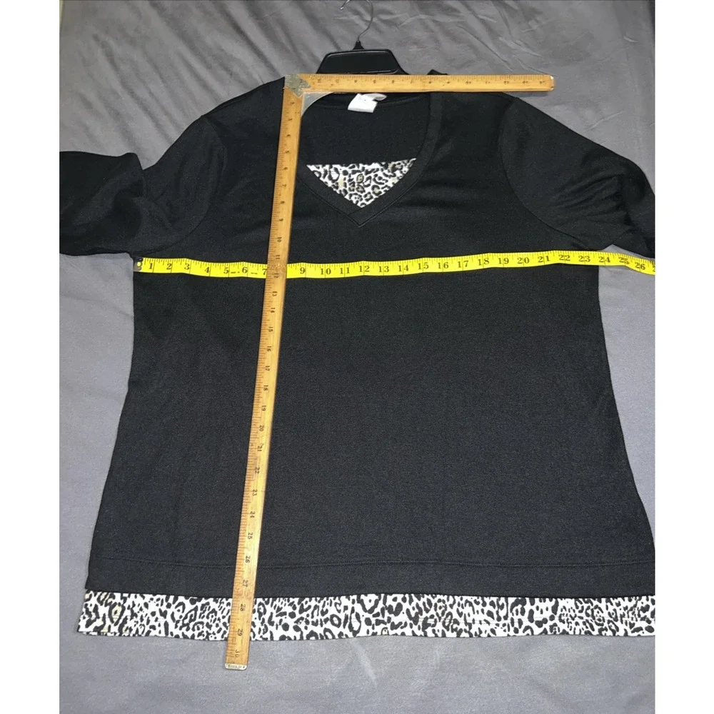 Weekends Chicos Sweater XL (3) Black Lagenlook W/Animal Print Hem LS Knit Top